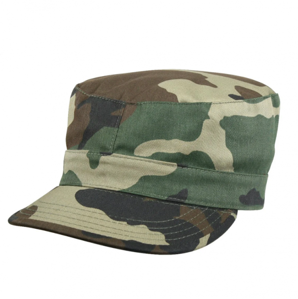 Topi Army dengan Motif Camouflage